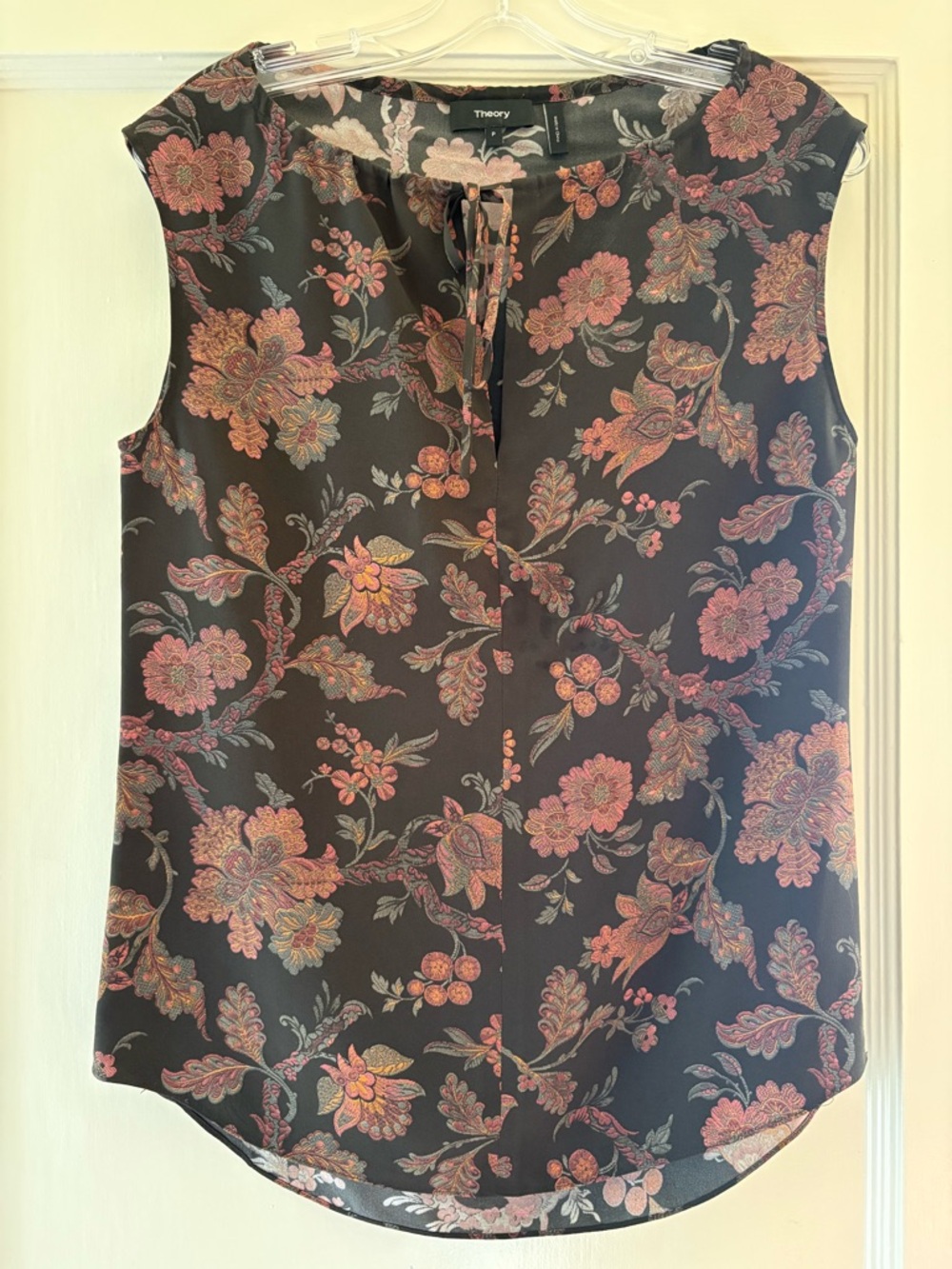 Theory Alamay Morris Crepe de Chine Top